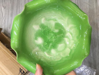 Bát thả hoa ban thần tài đường kính 19cm kèm chân đế
