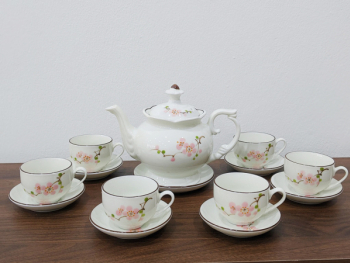 Bộ ấm chén Bát Tràng men kem vẽ tay Phú Quý đào hồng