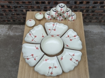 Bộ bát đĩa Bát Tràng hoa mặt trời vẽ đào đỏ