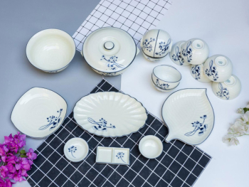 Bộ bát đĩa Bát Tràng men kem vẽ sen lam mẫu 05