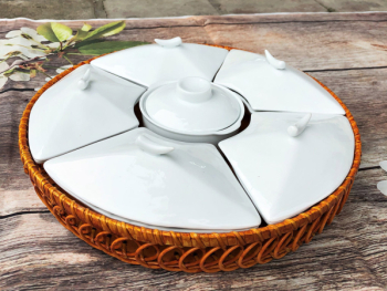 Khay mứt sứ men trắng 5 cánh lá gân đế mây