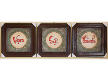 Tranh chữ sứ đắp nổi Vạn Sự Thành